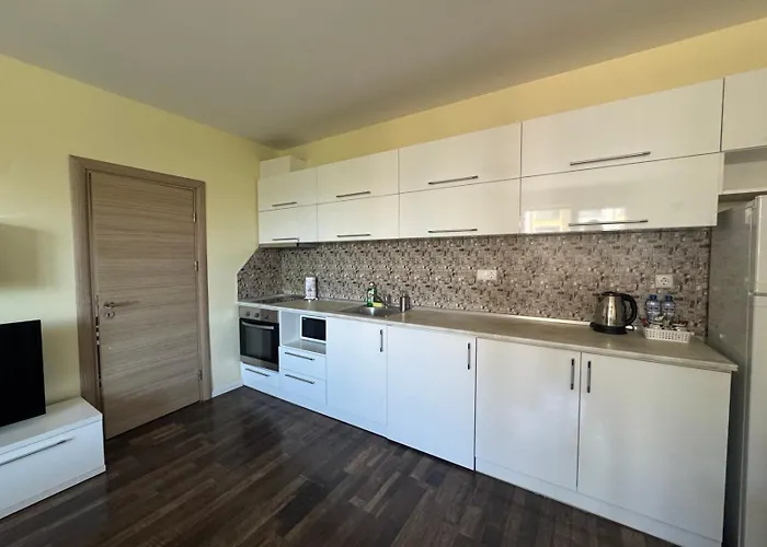 63rd Luxury One Bedroom Апартамент *